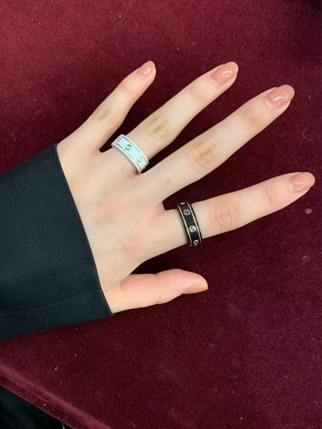 Gucci Double Interlocking Gucci Icon Black Corundum 18K Gold Ring