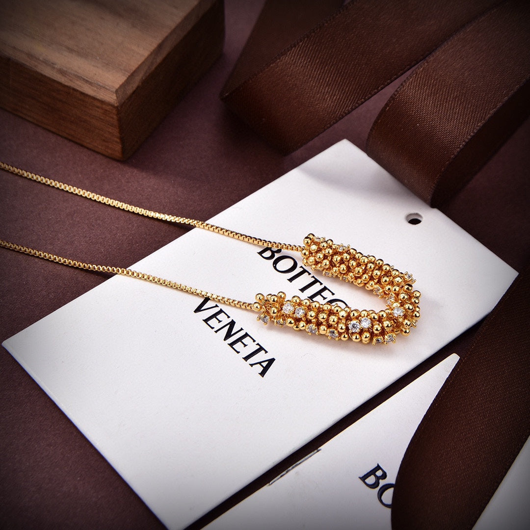 Bvlgari Facet Pearl 18K Gold Necklace