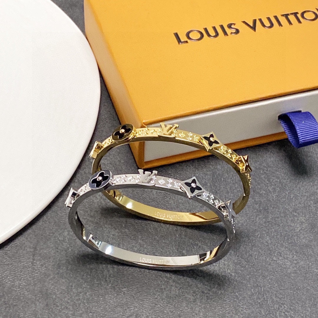 Louis Vuitton Idylle Blossom 18K Gold Bracelet