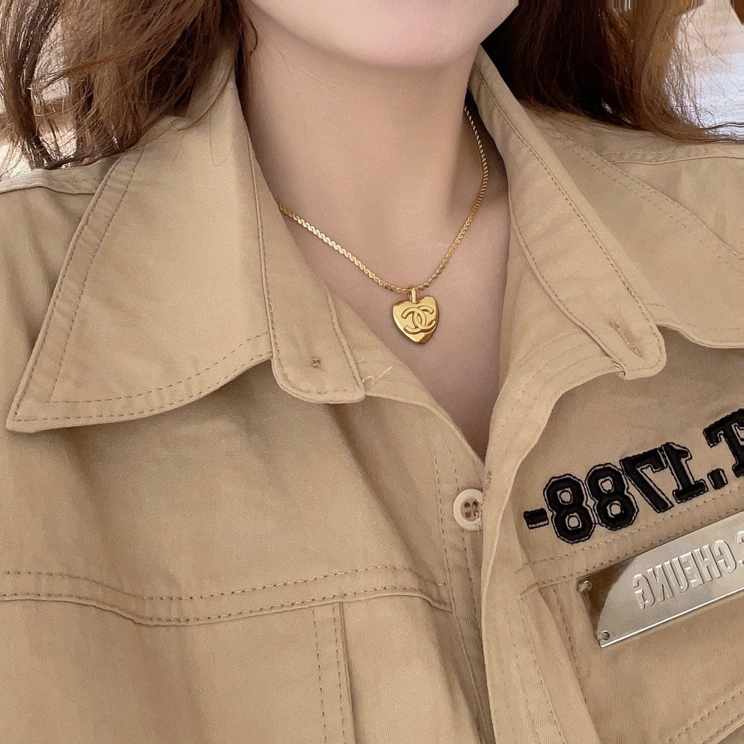 Chanel Vintage 18K Gold Necklace