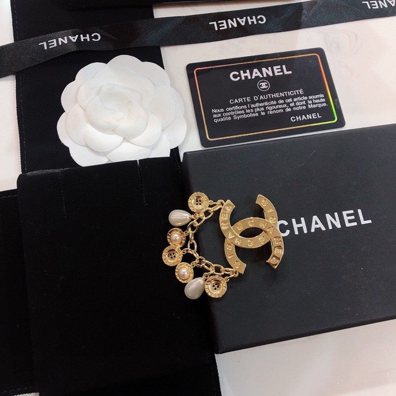 Chanel Pearl Pendant 18K Gold Brooch