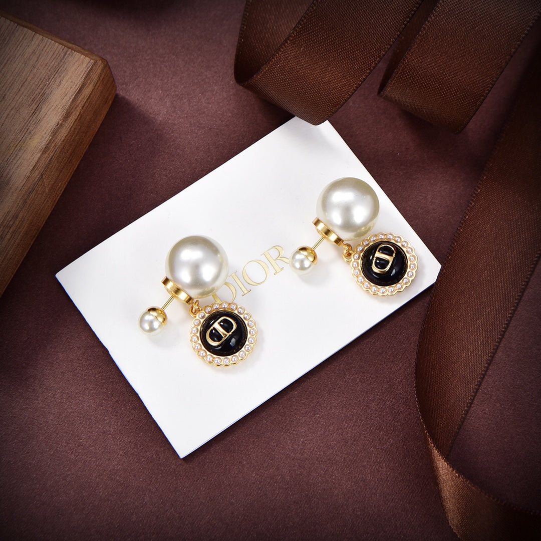 Dior Pearls 18K Gold Earrings