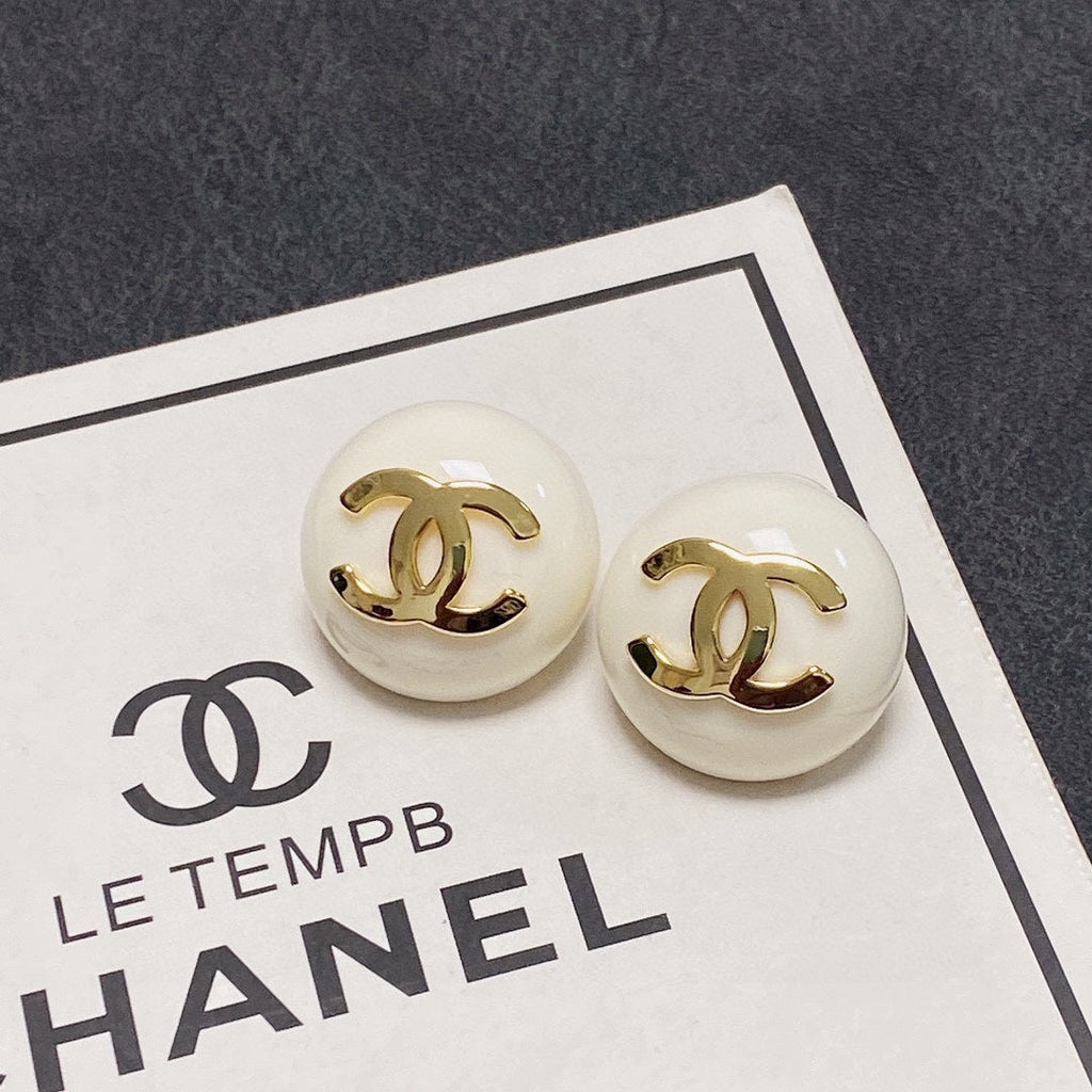 Chanel Pearl Round 18K Gold Earrings
